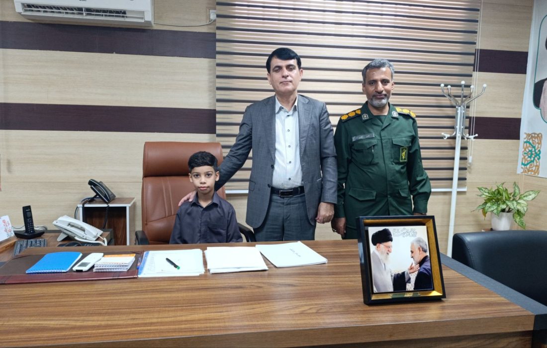 تجلیل فرماندار جاسک از «گروه سرود بچه‌های حاج قاسم» محله غریب‌آباد