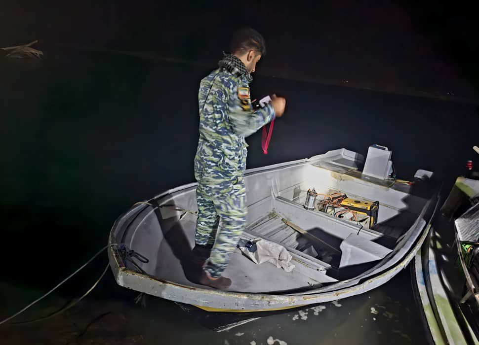 قایق متخلف صید شب‌چراغی در جاسک توقیف شد