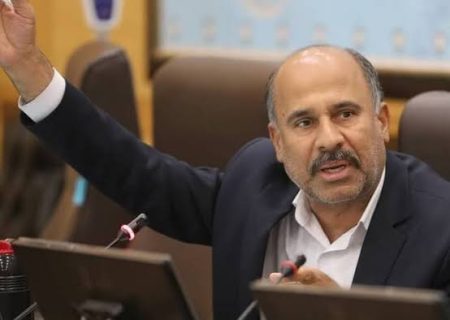 در پی کنترل احشام سرگردان و کاهش تصادفات جاده‌ای هستیم