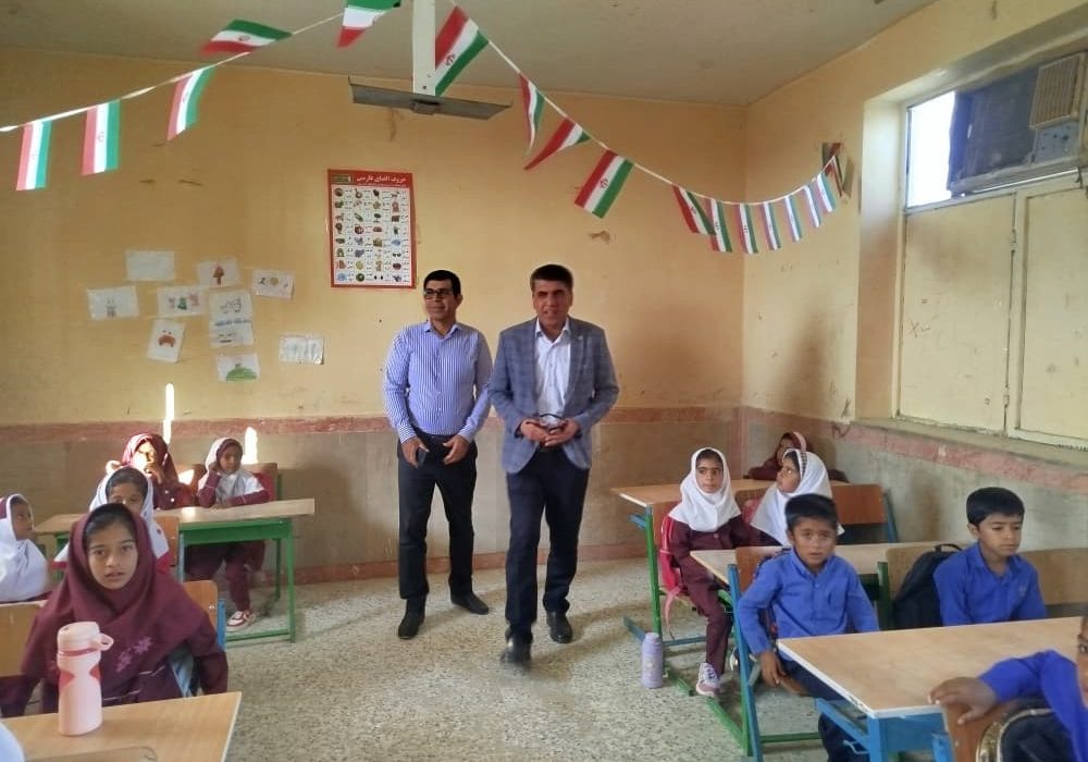 مدیر آموزش و پرورش جاسک از مدارس روستایی بازدید کرد