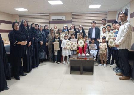 دیدار جمعی از کودکان با فرماندار جاسک