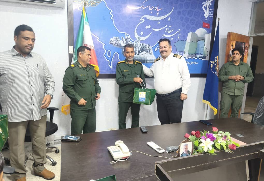 دیدار مسئولان پایانه نفتی با فرمانده ناحیه جاسک