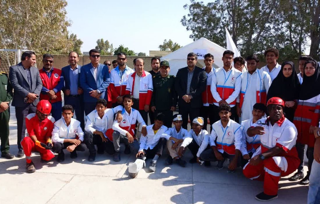 اجرای مانور پدافند غیرعامل در هنرستان فنی و حرفهای غلامرضا شیرانی بحل جاسک