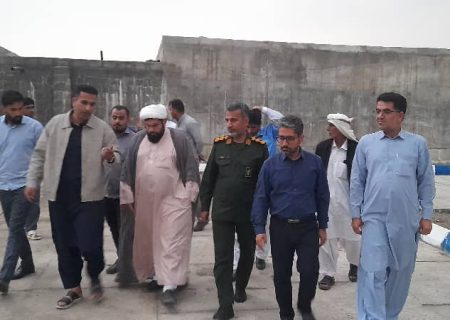 بازدید مسئولان شهرستان جاسک از وضعیت تأمین آب شرب روستاهای ساحلی