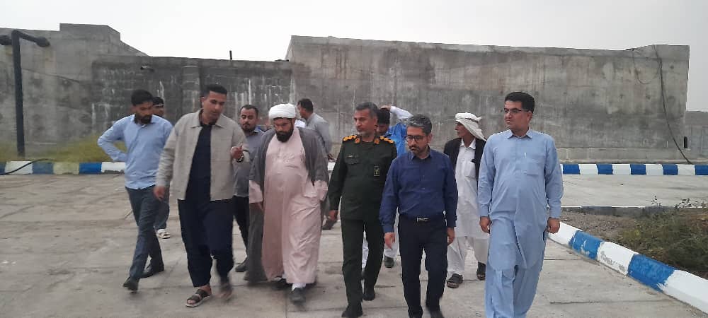 بازدید مسئولان شهرستان جاسک از وضعیت تأمین آب شرب روستاهای ساحلی