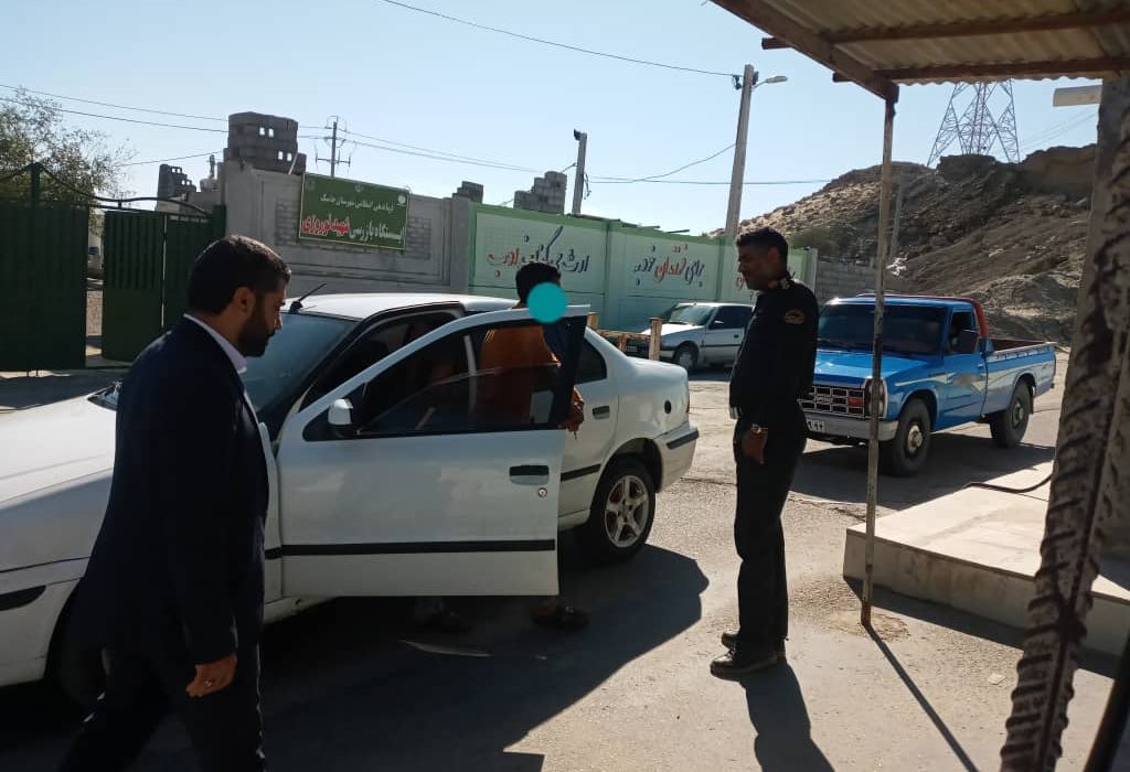 بازدید رئیس دادسرای نظام شرق هرمزگان از ایست بازرسی های شهرستانهای جاسک وسیریک