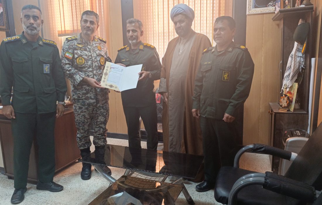 فرمانده پدافند هوایی جاسک از خدمات فرمانده سپاه در هفته بسیج قدردانی کرد