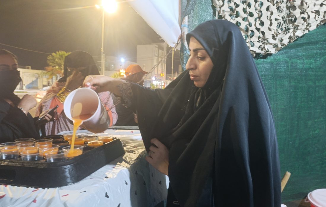 برپایی ایستگاه صلواتی به مناسبت میلاد حضرت فاطمه زهرا(س) و روز مادر در جاسک/تصاویر