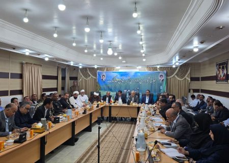 مردم جاسک نباید از محرومیت‌های شدید رنج ببرند/طرح‌های آب شرب و سالن‌های ورزشی نیمه‌تمام جاسک باید سریعا تکمیل شوند