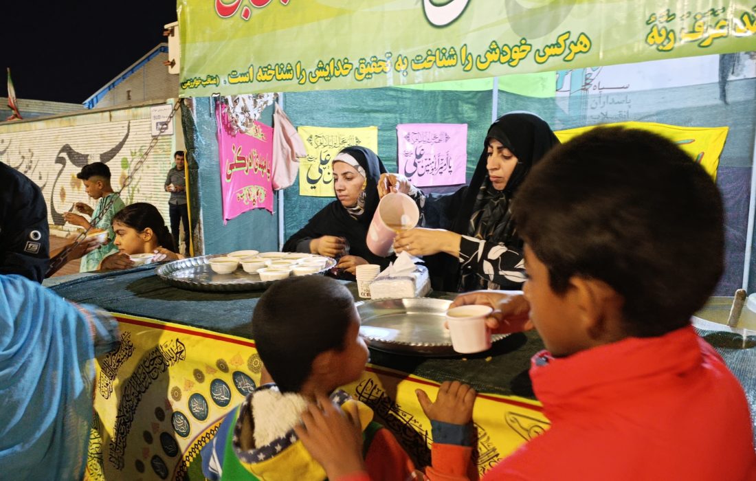 برپایی ایستگاه صلواتی به مناسبت میلاد امام علی(ع) و روز پدر در جاسک