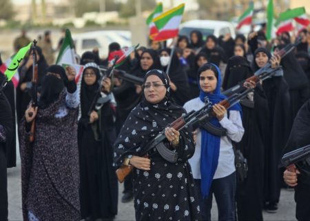 دختران جان‌فدای ایران با رهبر انقلاب تجدید بیعت کردند/تصاویر
