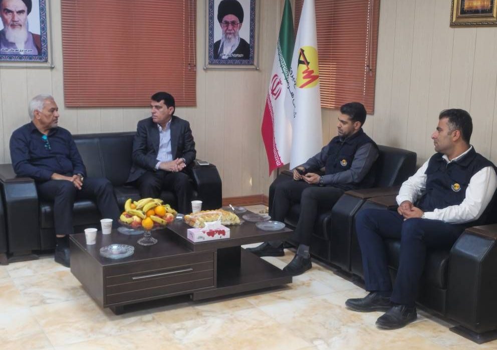 نشست مدیرعامل توزیع برق هرمزگان با فرماندار جاسک با محوریت ساماندهی انشعابهای غیرمجاز