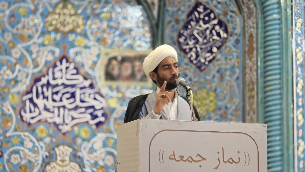 هلال احمر نماد ایثار و خدمت در میدان‌های انسان‌دوستی است