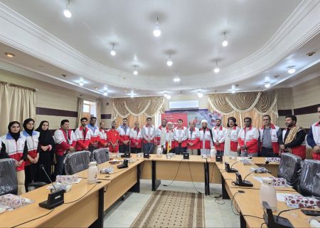 قدردانی از داوطلبان فعال هلال احمر در جاسک