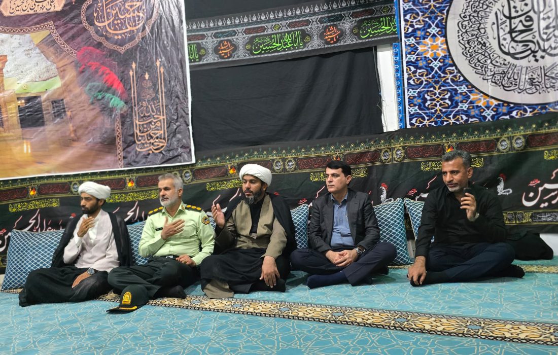 حضور مسئولان شهرستان جاسک در هیئت‌های عزاداری محلات در شب ششم محرم