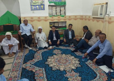 مسئولان جاسک در جلسه شورای اداری و میز خدمت روستای گزدان پاسخ‌گوی مردم شدند