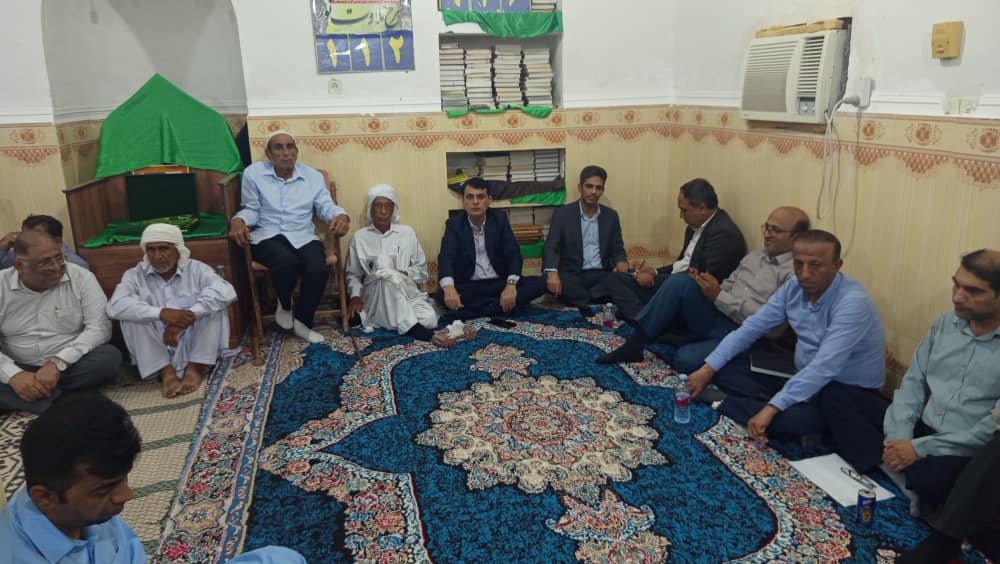 مسئولان جاسک در جلسه شورای اداری و میز خدمت روستای گزدان پاسخ‌گوی مردم شدند