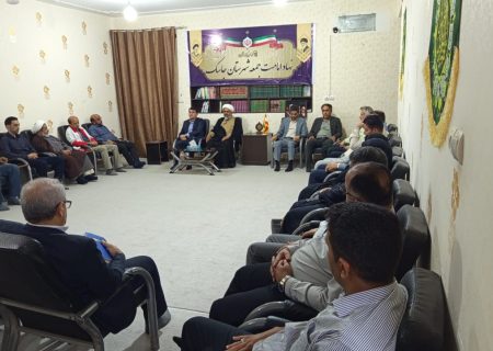 فرماندار و مدیران جاسک با ائمه جمعه شیعه و اهل‌سنت دیدار کردند
