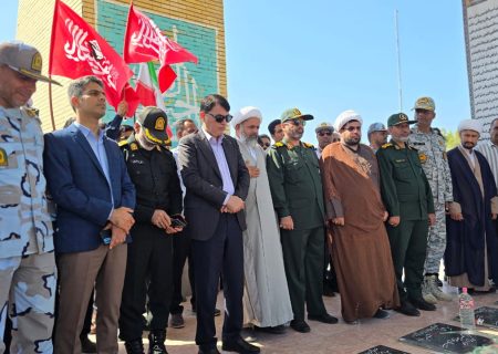 مزار شهدای جاسک عطر افشانی و غبارروبی شد 