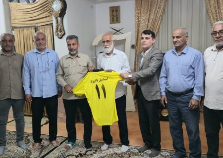 پیشکسوتان فوتبال جاسک تجلیل شدند